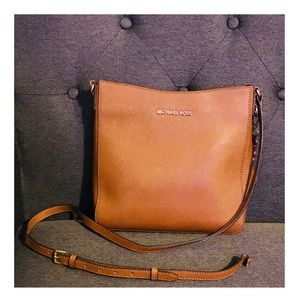 Jet Set Travel Large Saffiano Leather Messenger
